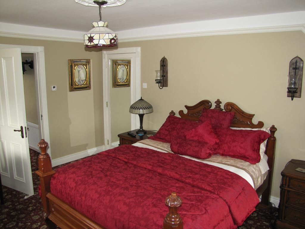 Riverside Lodge Карлингфорд Экстерьер фото