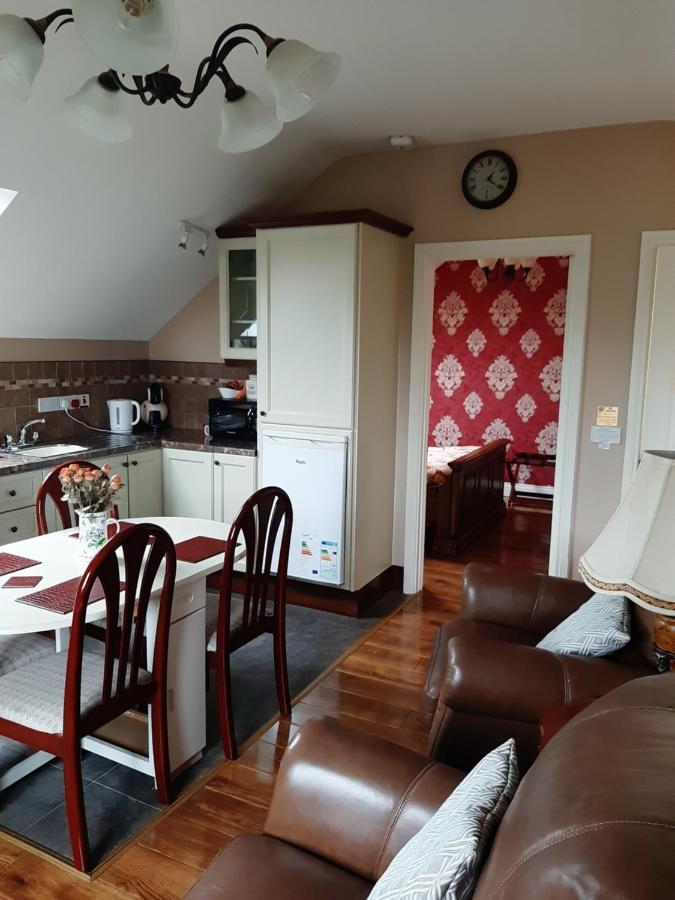Riverside Lodge Карлингфорд Экстерьер фото